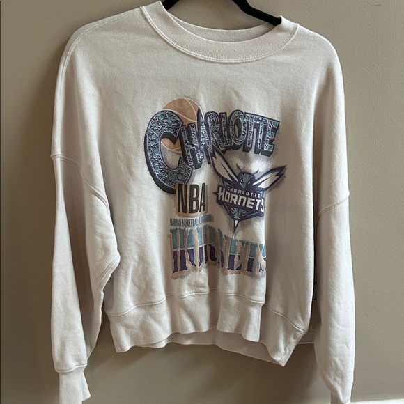 Abercrombie & Fitch Soft Collection Charlotte Hornets Sweatshirt Size Mediun - Picture 1 of 6